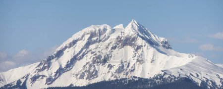 Téléchargez les photos : Paysage montagnard canadien Nature Contexte. Vue Aérienne. Squamish, C.-B., Canada. - en image libre de droit