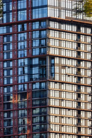 Foto de Edificios residenciales en el centro de Vancouver, Columbia Británica, Canadá. Ciudad urbana moderna. - Imagen libre de derechos