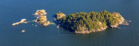Téléchargez les photos : Islands in Howe Sound, BC, Canada. Vue Aérienne. Nature Contexte Panorama. - en image libre de droit