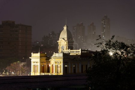 Téléchargez les photos : Belle vue sur l'ancien bâtiment historique de la gare centrale de Belo Horizonte, Minas Gerais, Brésil - en image libre de droit