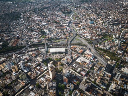 Foto de Beautiful drone aerial view to big city buildings and streets in Belo Horizonte, Minas Gerais, Brazil - Imagen libre de derechos
