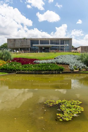 Téléchargez les photos : Belle vue sur le bâtiment moderne du musée à Belo Horizonte, Minas Gerais, Brésil - en image libre de droit