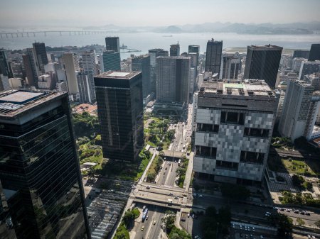 Téléchargez les photos : Belle vue aérienne sur les immeubles commerciaux modernes du centre-ville de Rio de Janeiro, Brésil - en image libre de droit