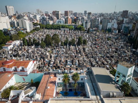 Téléchargez les photos : Belle vue aérienne sur le cimetière Recoleta à Buenos Aires, Argentine - en image libre de droit