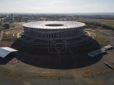 Téléchargez les photos : Belle vue aérienne sur le stade de football Man Garrincha à Braslia, capitale du Brésil - en image libre de droit
