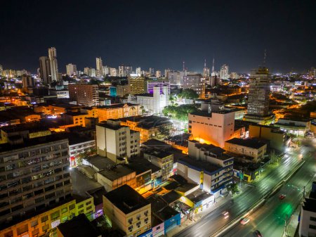 Téléchargez les photos : Belle vue aérienne sur les bâtiments de la ville de Cuiab, capitale de l'État du Mato Grosso, Brésil - en image libre de droit