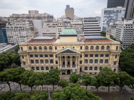 Téléchargez les photos : Belle vue sur le bâtiment historique de la Bibliothèque nationale au centre-ville de Rio de Janeiro, Brésil - en image libre de droit