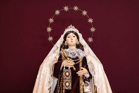 Téléchargez les photos : Image de la Virgen del Carmen, Vierge du Carmel, patronne des marins, à l'intérieur de l'Ermita de la Soledad, ermitage de solitude, à Huelva, Espagne - en image libre de droit