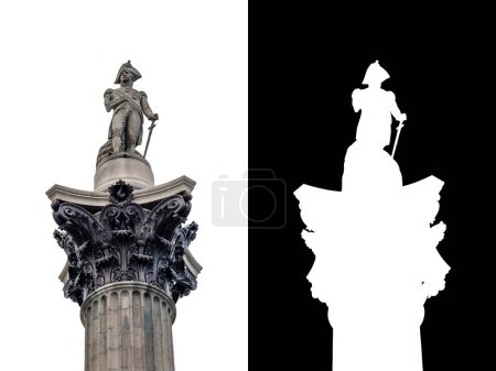 Téléchargez les photos : Le sommet de la colonne de Nelson à Trafalgar Square avec la statue d'Horatio Nelson au sommet, Londres, Royaume-Uni. Isolé sur fond blanc witk clipping masque et chemin - en image libre de droit