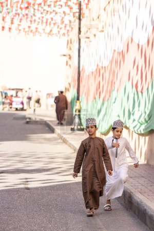 Foto de Nizwa, Oman, 2nd December 2022: streets at the market day - Imagen libre de derechos