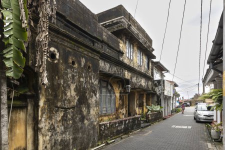 Téléchargez les photos : Fort Galle, Sri Lanka, 16th December 2023: street scenes of historical town of Fort Galle in Sri Lanka - en image libre de droit
