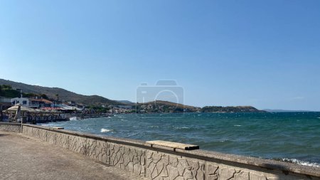 Téléchargez les photos : Vue sur le port à Iskele, Urla. Urla est populer pêche vieille ville à Izmir. Urla, Turquie - en image libre de droit