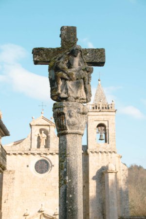 Foto de Iglesia y convento de Santo Estevo de Ribas de Sil, región de Ribeira Sacra, Galicia, España, - Imagen libre de derechos
