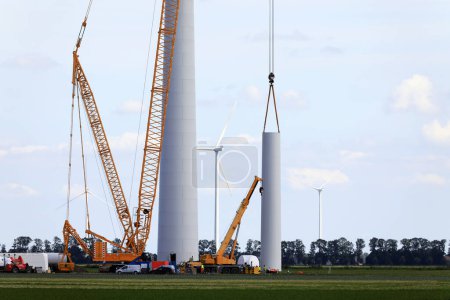 Bau einer Windturbine, Flevoland, Niederlande