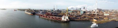 Téléchargez les photos : Vue aérienne d'une grande aciérie, Ijmuiden, Pays-Bas - en image libre de droit