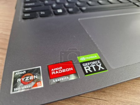 Téléchargez les photos : Konskie, Pologne - Mai 28, 2023 : Nvidia Geforce RTX logo affiché sur ordinateur portable clavier PC - en image libre de droit