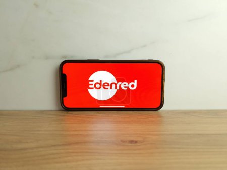 Téléchargez les photos : Konskie, Pologne - Juin 17, 2023 : Edenred logo de l'entreprise affiché sur l'écran de téléphone mobile - en image libre de droit