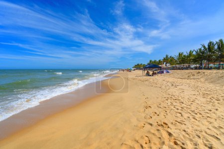 Foto de Playa brasileña noreste, Trancoso - Playa de Nativos, Porto Seguro - Estado de Bahia. Playa tropical brasileña durante el verano. - Imagen libre de derechos