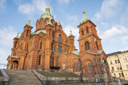 Foto de Fachada edificio uspensky catedral iglesia en helsinki finland - Imagen libre de derechos