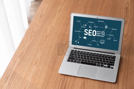 SEO optimización de motores de búsqueda para el comercio electrónico moderno y negocio minorista en línea que se muestra en la pantalla del ordenador