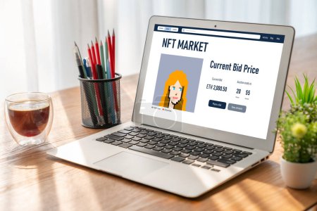 Foto de Mercado de NFT proporcionar canal de venta modish para artista digital para vender sus obras en línea en la red de Internet - Imagen libre de derechos