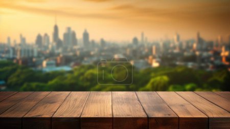 Foto de La mesa de madera vacía con fondo borroso del horizonte de la naturaleza. Imagen exuberante. - Imagen libre de derechos