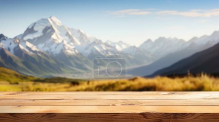 Téléchargez les photos : Le plateau brun en bois vide avec fond flou du paysage du mont Cook. Image exubérante. - en image libre de droit