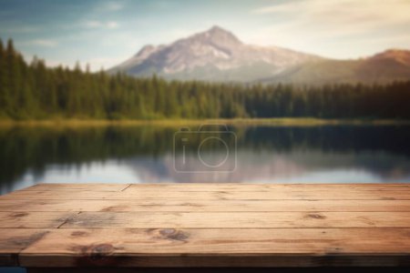 Téléchargez les photos : Le plateau en bois vide avec fond flou des lacs d'été montagne. Image exubérante. - en image libre de droit