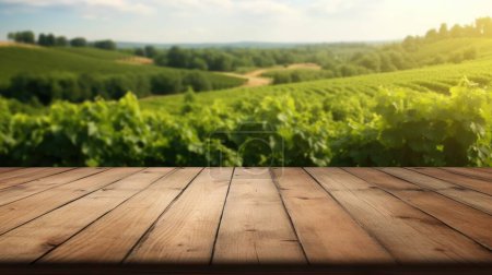 Foto de La mesa de madera vacía con fondo borroso de viñedo. Imagen exuberante. - Imagen libre de derechos
