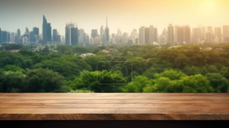 Foto de La mesa de madera vacía con fondo borroso del horizonte del parque de la ciudad. Imagen exuberante. - Imagen libre de derechos