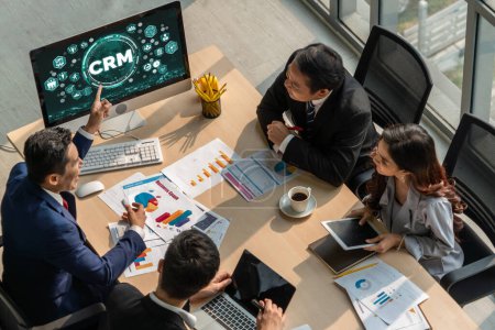 Sistema de gestión de relaciones con el cliente en un ordenador moderno para empresas y negocios de CRM