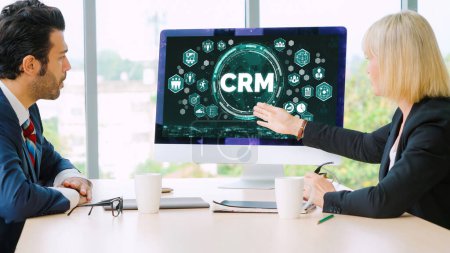Foto de Sistema de gestión de relaciones con el cliente en un ordenador moderno para empresas y negocios de CRM - Imagen libre de derechos