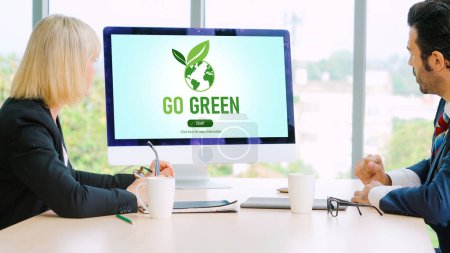 Foto de Transformación de negocio verde para el negocio corporativo moderno para agradecer la estrategia de marketing verde - Imagen libre de derechos