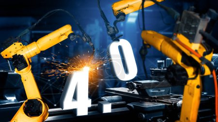 XAI Intelligente Industrieroboterarme für die digitale Fabrikproduktionstechnologie, die den Automatisierungsprozess der Industrie 4.0 oder 4. Industriellen Revolution zeigen und IOT-Software zur Steuerung des Betriebs.
