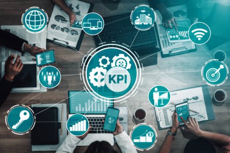 KPI Key Performance Indicator for Business Concept - Moderne grafische Benutzeroberfläche, die Symbole der Job-Zielbewertung und analytische Zahlen für das Marketing des KPI-Managements zeigt. uds