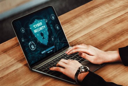 Cyber Security and Digital Data Protection Concept (en inglés). Interfaz de icono que muestra la tecnología de firewall seguro para la defensa de acceso a datos en línea contra el hacker, virus e información insegura para la privacidad. BARROS