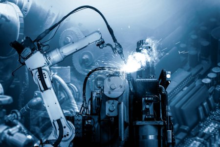 XAI Intelligente Industrieroboterarme für die digitale Fabrikproduktionstechnologie, die den Automatisierungsprozess der Industrie 4.0 oder 4. Industriellen Revolution zeigen und IOT-Software zur Steuerung des Betriebs.