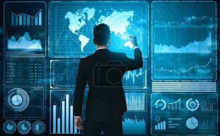 Foto de Big Data Technology for Business Finance Analytic Concept (en inglés). La interfaz moderna muestra información masiva del informe de venta de negocios, gráfico de ganancias y análisis de tendencias del mercado de valores en el monitor de pantalla. BARROS - Imagen libre de derechos